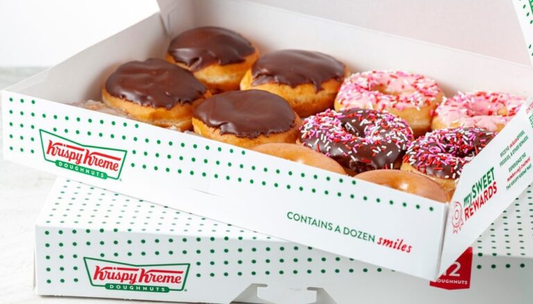 Krispy Kreme chega ao Brasil com distribuição gratuita de donuts e loja-teatro em São Paulo Krispy Kreme chega ao Brasil com distribuição gratuita de donuts e loja-teatro em São Paulo