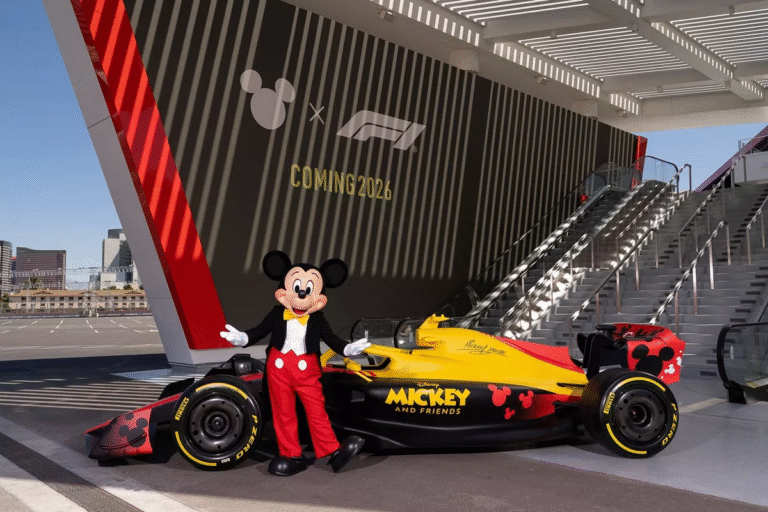 Disney e F1 unem forças para inserir Mickey & Amigos no calendário de corridas em 2026
