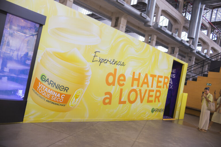 Garnier cria experiência imersiva “Do Hater ao Hidra Lover” para celebrar a hidratação