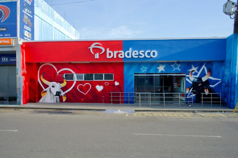 Bradesco volta ao Festival de Parintins com ativações temáticas e conexão cultural