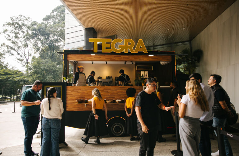 Tegra leva "Expresso Tegra" ao Rio com cafés especiais e totem interativo