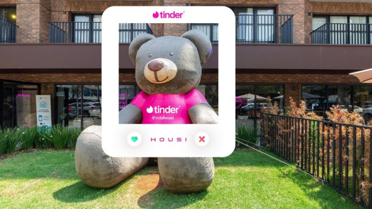 Housi e Tinder celebram solteiros em Coffee Party exclusiva