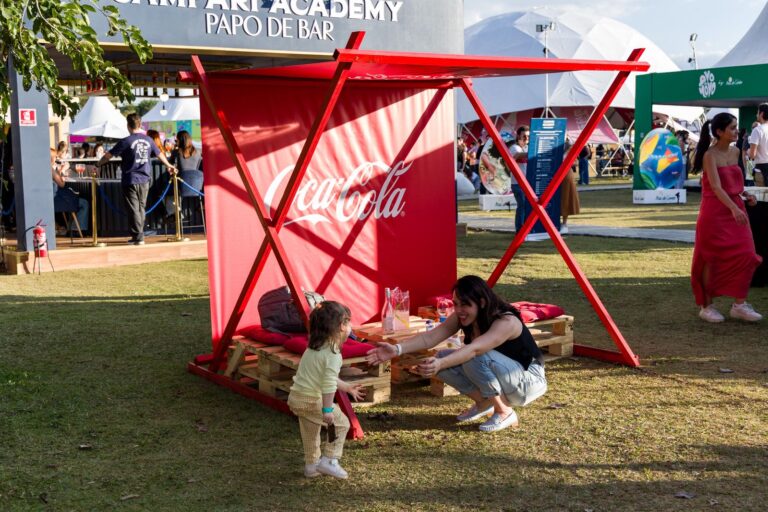 LGL Case cria ações sensoriais de Coca-Cola e Schweppes no Taste SP Festival