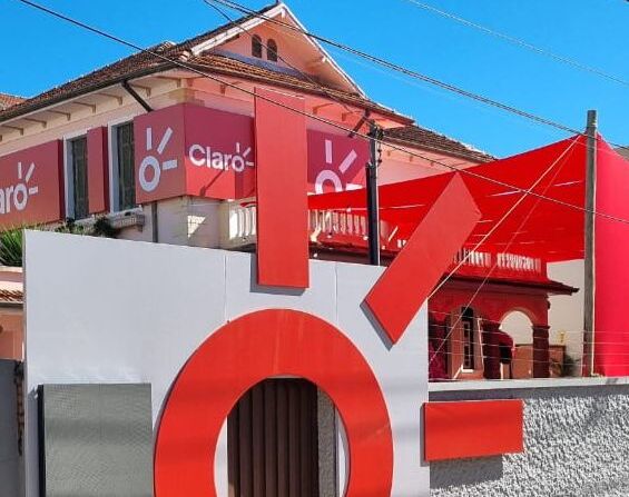 Claro leva Casa Conectada ao HackTown 2025 com experiências imersivas, IA e inovação