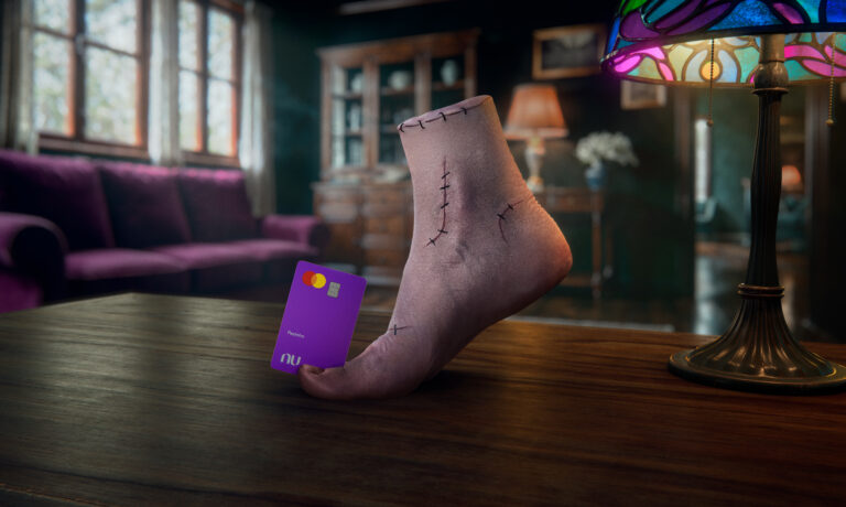 Nubank e Netflix lançam Pezinho em campanha de “Wandinha” Nubank e Netflix lançam Pezinho em campanha de “Wandinha”