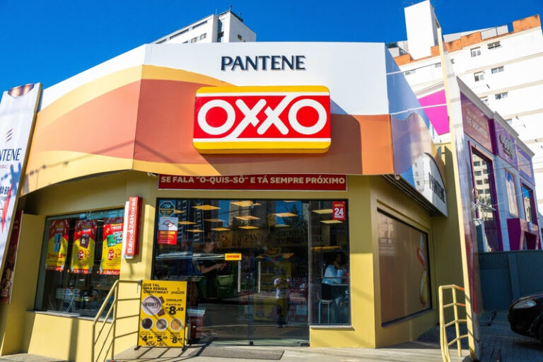 OXXO e Pantene fazem parceria e criam loja especial em Campinas
