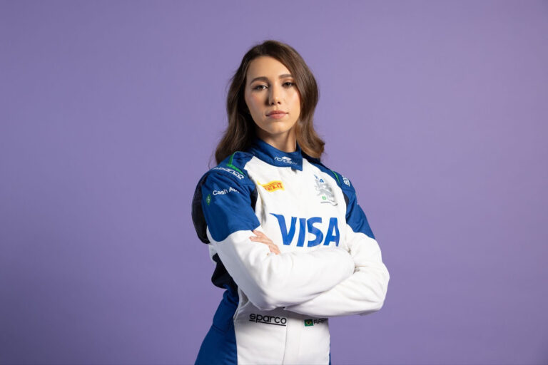 Visa firma novo contrato com Rafaela Ferreira e amplia apoio ao automobilismo feminino Visa firma novo contrato com Rafaela Ferreira e amplia apoio ao automobilismo feminino