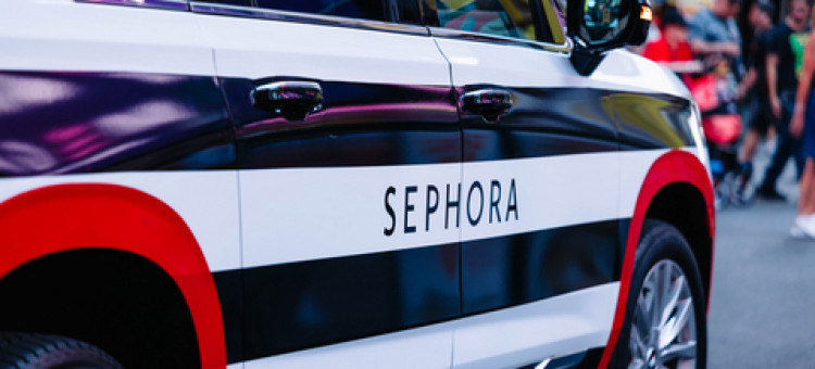 Sephora oferece corridas gratuitas com a Lyft para atrair clientes às lojas físicas nos EUA Sephora oferece corridas gratuitas com a Lyft para atrair clientes às lojas físicas nos EUA