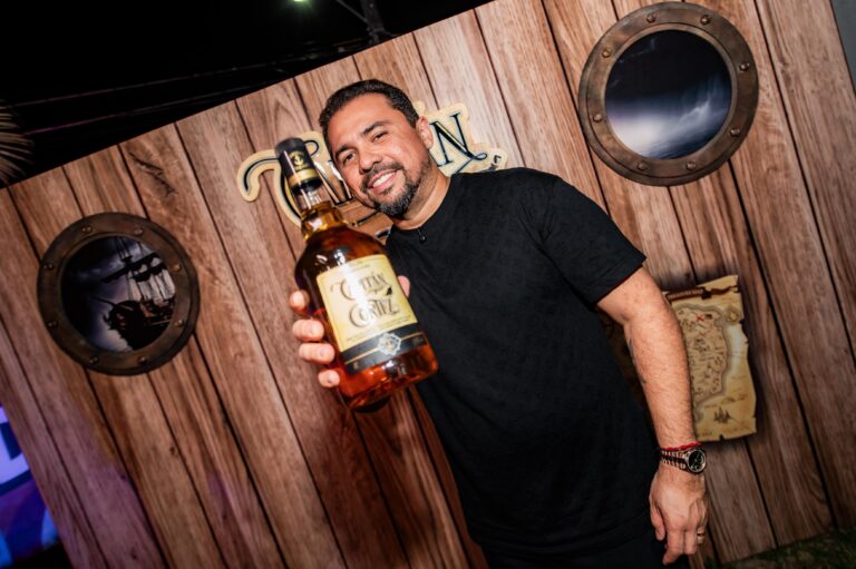 CRS Brands revela Xand Avião como embaixador do Ron Capitán Cortez no Brasil em evento