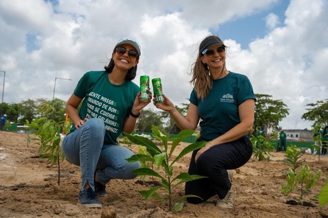 Heineken inaugura sua quarta microfloresta como parte de plano ambiental nacional