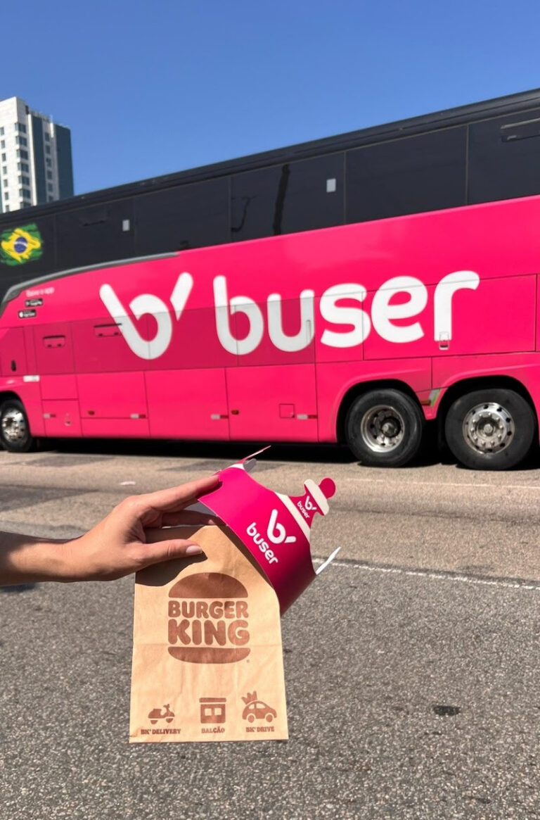 Buser fecha parceria com Burger King e inaugura novo ponto de embarque no Rio Buser fecha parceria com Burger King e inaugura novo ponto de embarque no Rio