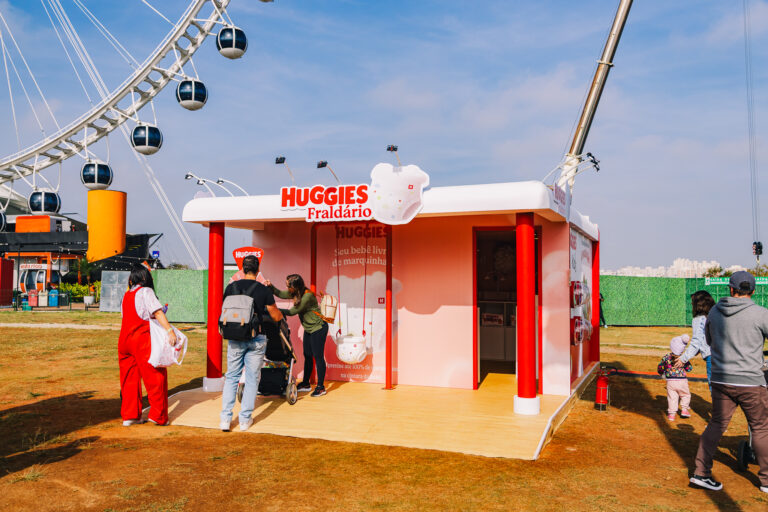 Sponsorize mensura impacto e FEAT desenvolve ativações da Huggies no Festivalzinho