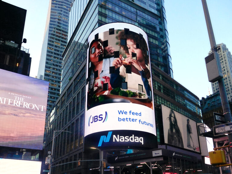 JBS estreia na Bolsa de Valores de Nova Iorque com takeover na Times Square