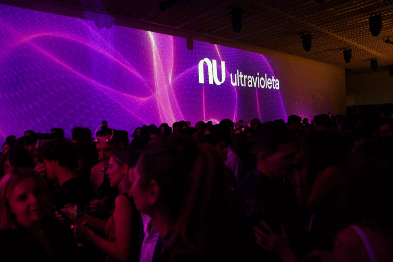Nubank lança Black Ultravioleta com experiência no Anexo MASP criada pela Tastemakers Nubank lança Black Ultravioleta com experiência no Anexo MASP criada pela Tastemakers