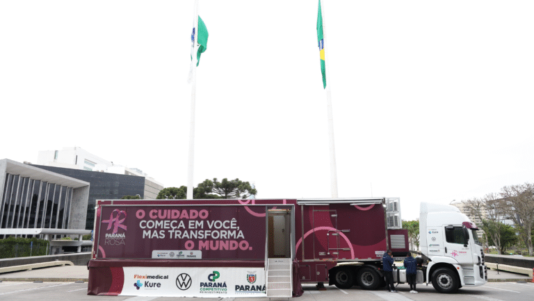 Volkswagen do Brasil entrega Carreta Saúde da Mulher ao Paraná