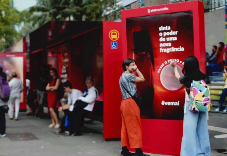 Avon lança Power Stay Deo Parfum com ação interativa na Paulista