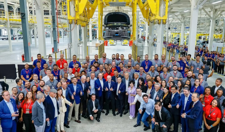 BYD inaugura primeira fábrica no Brasil com evento assinado pela OLV Full Experience