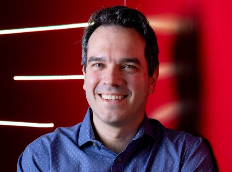 Royal Canin anuncia Fernando Ferroni como novo diretor de Vendas e Marketing no Brasil Royal Canin anuncia Fernando Ferroni como novo diretor de Vendas e Marketing no Brasil