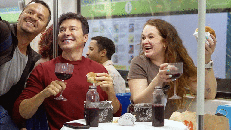 Restaurante a céu aberto: iFood transforma ruas de SP com Rodrigo Faro Restaurante a céu aberto: iFood transforma ruas de SP com Rodrigo Faro