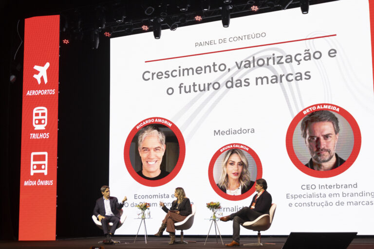 Kallas Mídia OOH apresenta novo posicionamento e planos para 2026 durante o Upfront Kallas Kallas Mídia OOH apresenta novo posicionamento e planos para 2026 durante o Upfront Kallas