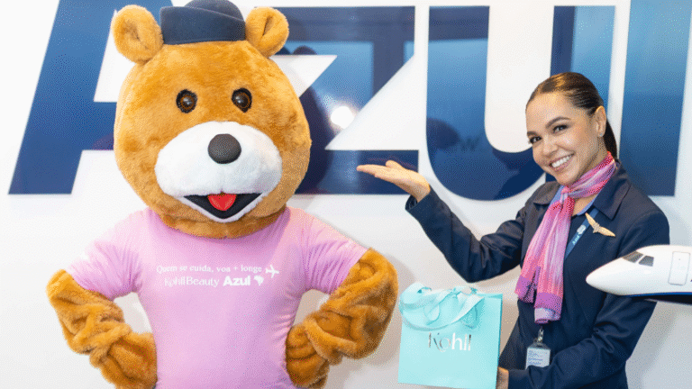 Kohll Beauty e Azul Linhas Aéreas se unem em ação especial do Outubro Rosa Kohll Beauty e Azul Linhas Aéreas se unem em ação especial do Outubro Rosa