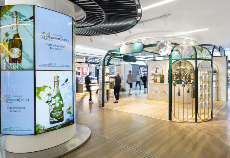 Perrier-Jouët lança pop-up “House of Wonder” nos aeroportos de Paris e Miami