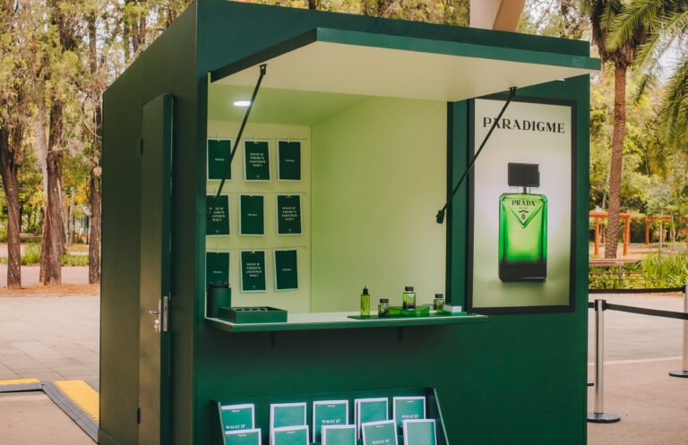 Prada Beauty estreia no Brasil com o Prada Kiosk