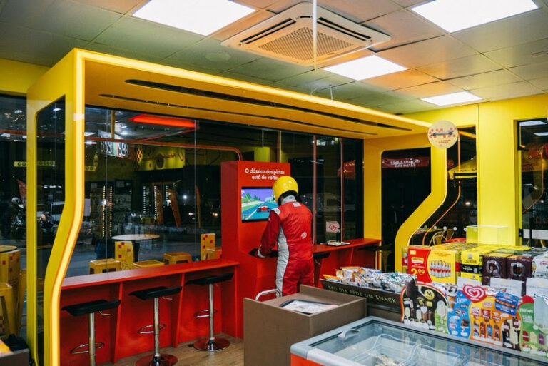 Shell Select inaugura loja temática da F1 em São Paulo