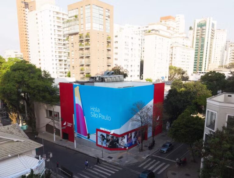 Iberia traz experiência imersiva a São Paulo com um portal para a Espanha Iberia traz experiência imersiva a São Paulo com um portal para a Espanha