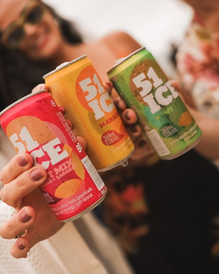 Festival Areia Musical movimenta Boiçucanga e recebe bar exclusivo de Cachaça 51 e 51 ICE