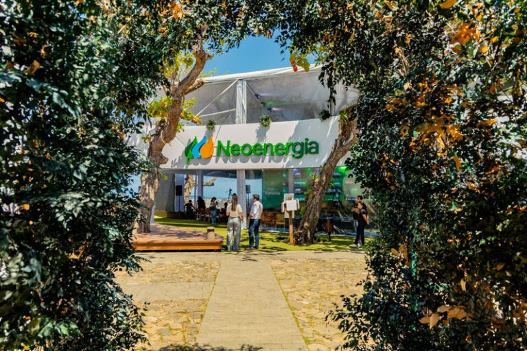 ATENAS.ag assina experiência de lançamento do projeto Mais por Noronha, da Neoenergia