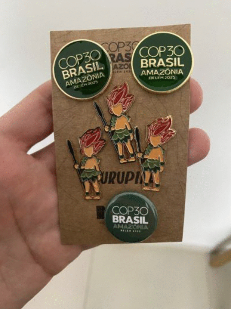 Brindes da COP30 viram negócio e chegam a custar R$ 400 em marketplaces