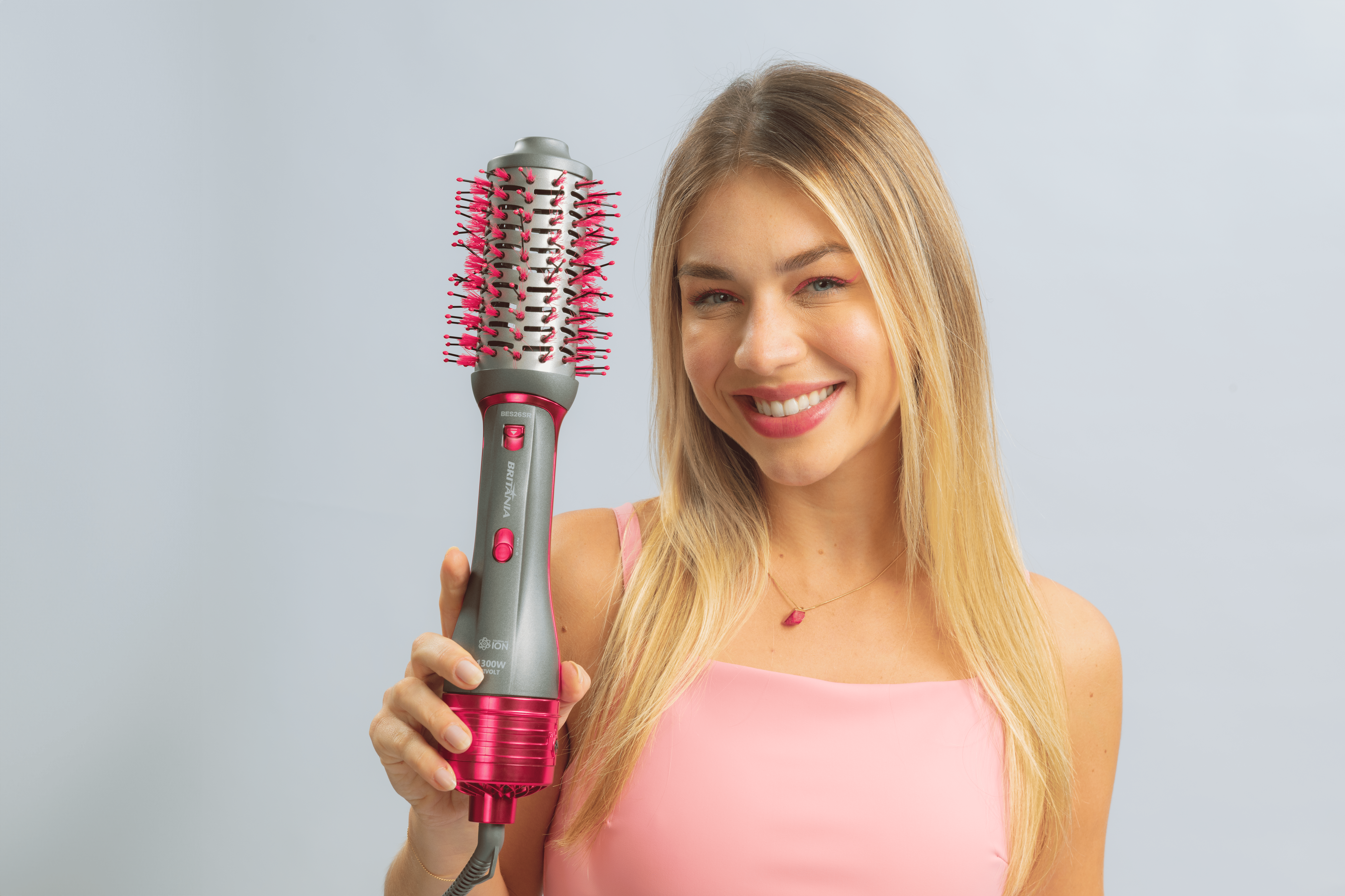 Britânia e Smart Fit celebram o autocuidado com ativação em academias e salões de beleza