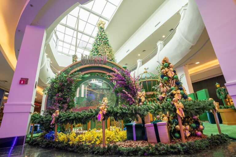 Universal Pictures leva decoração natalina de “Wicked: Parte II” ao Mooca Plaza Shopping