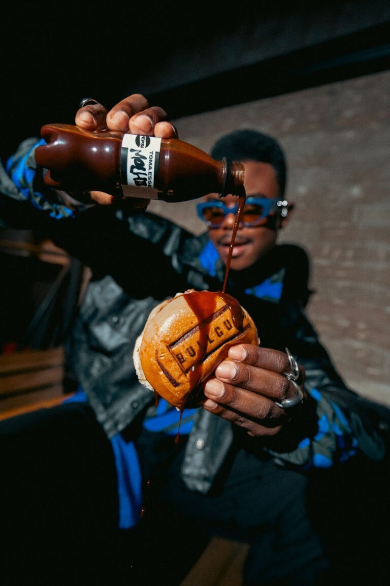 Pepsi lança molho exclusivo em parceria com a Bullguer