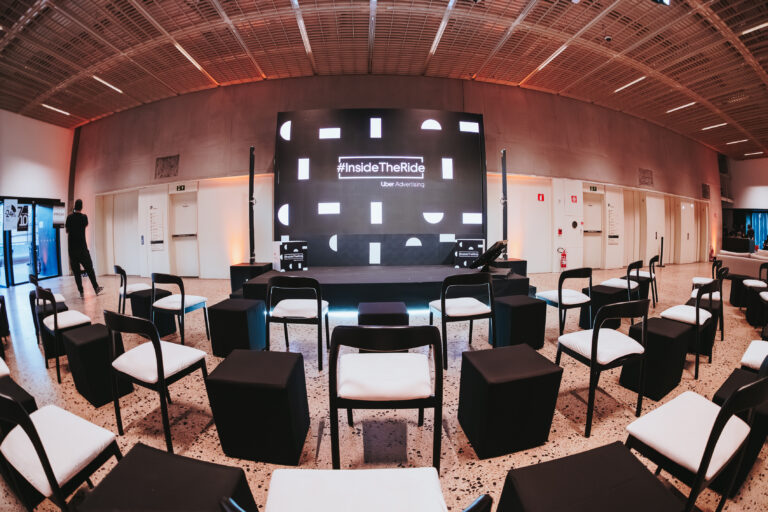 Uber Advertising e Cuco Agency realizam experiência imersiva Inside the Ride no MASP
