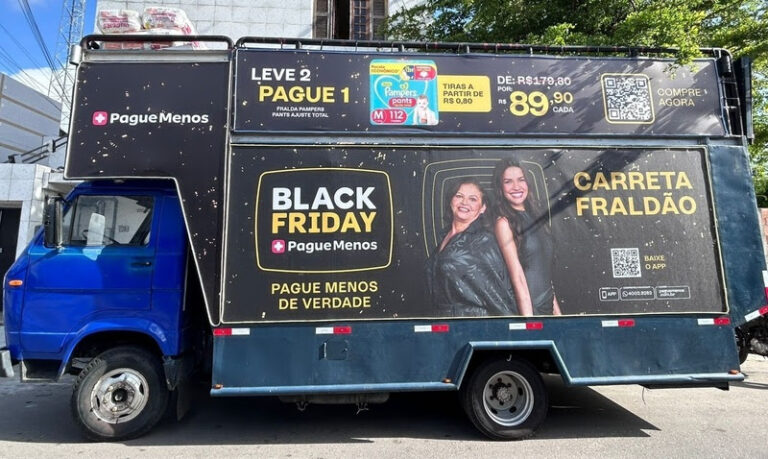 Pague Menos leva Carreta Fraldão às ruas de Fortaleza e divulga ofertas da Black Friday