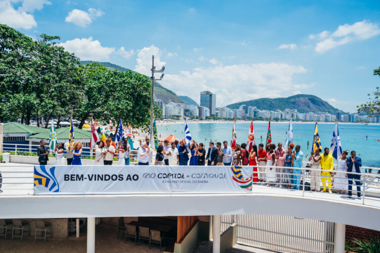 Carnaval Fan Fest leva samba, shows e experiências gratuitas a Copacabana