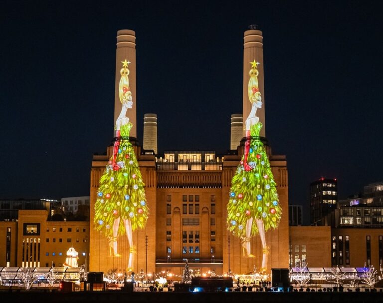 Apple ilumina Londres com árvores de Natal criadas no iPad pelo público