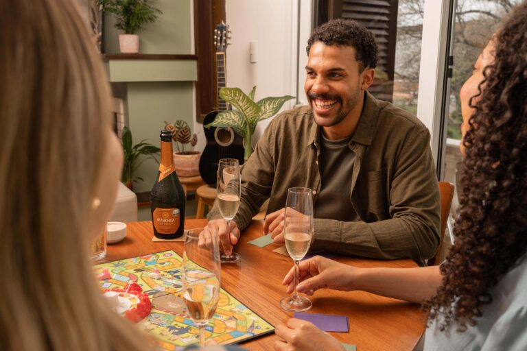 Aurora e Azul brindam chegada de 2026 em pleno voo no Réveillon