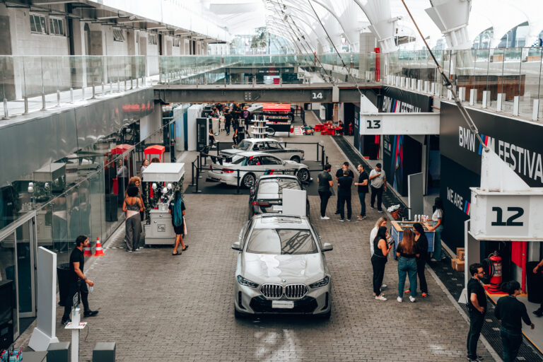 BMW M Festival celebra 30 anos da marca no Brasil em edição assinada pela LGL Case