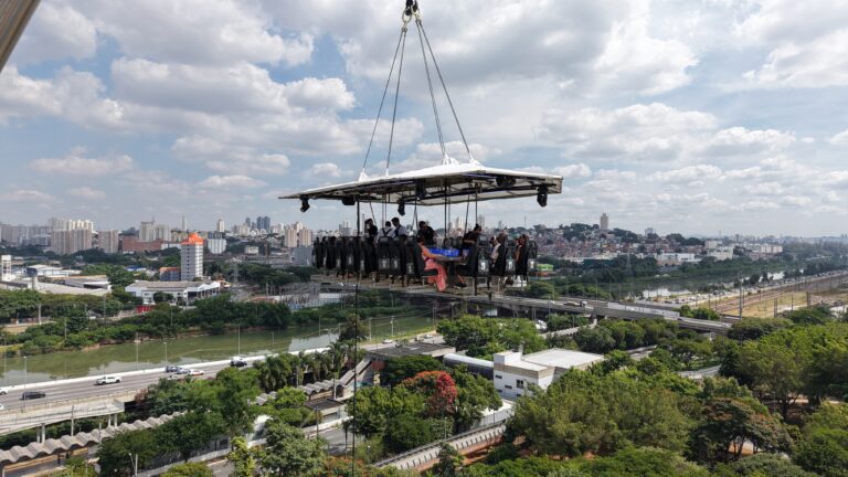 Dinner in the Sky abre temporada gastronômica nas alturas no Villa-Lobos