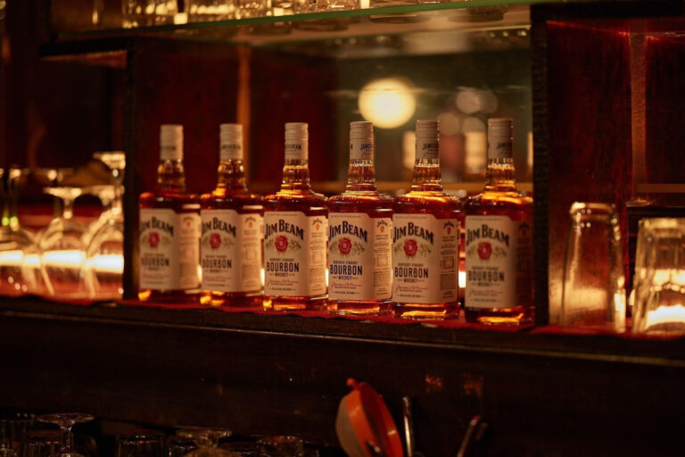 Jim Beam antecipa celebrações de fim de ano com  drinks especiais