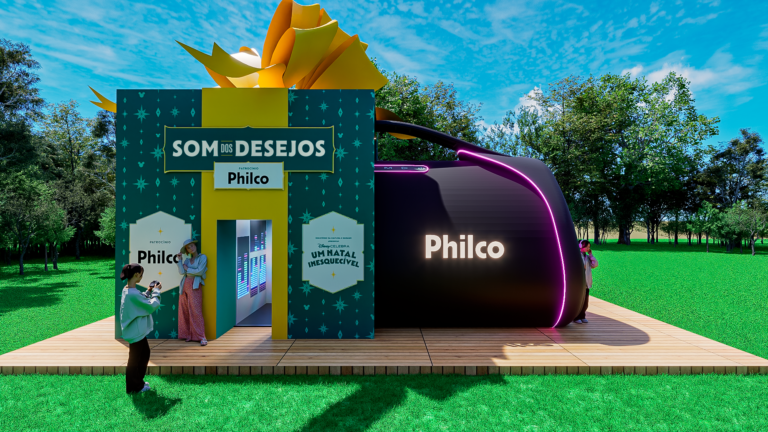 Philco participa do Natal Disney em Curitiba com réplica gigante da Boombox