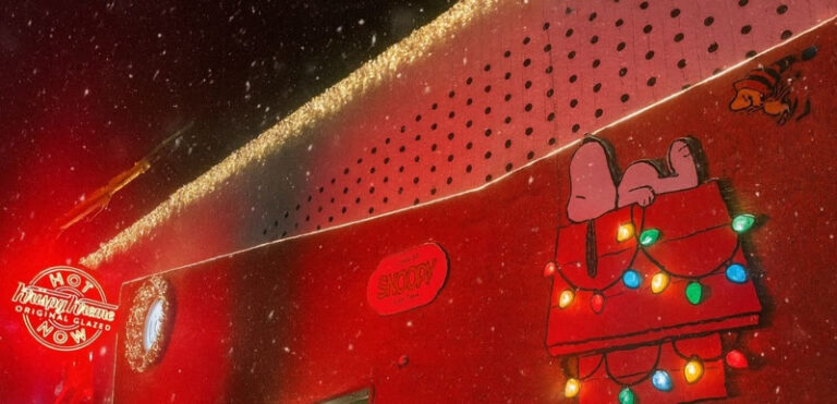 Donuts temáticos marcam o Natal da Krispy Kreme em São Paulo