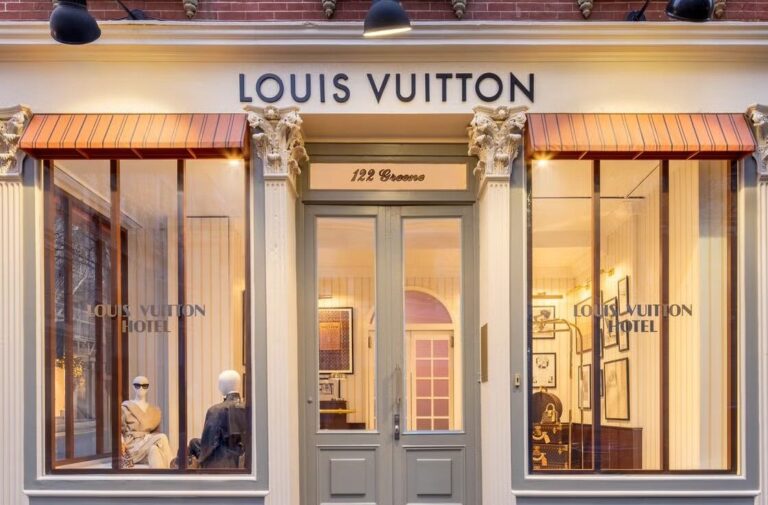 Louis Vuitton abre pop-up em formato de hotel de luxo em Nova York