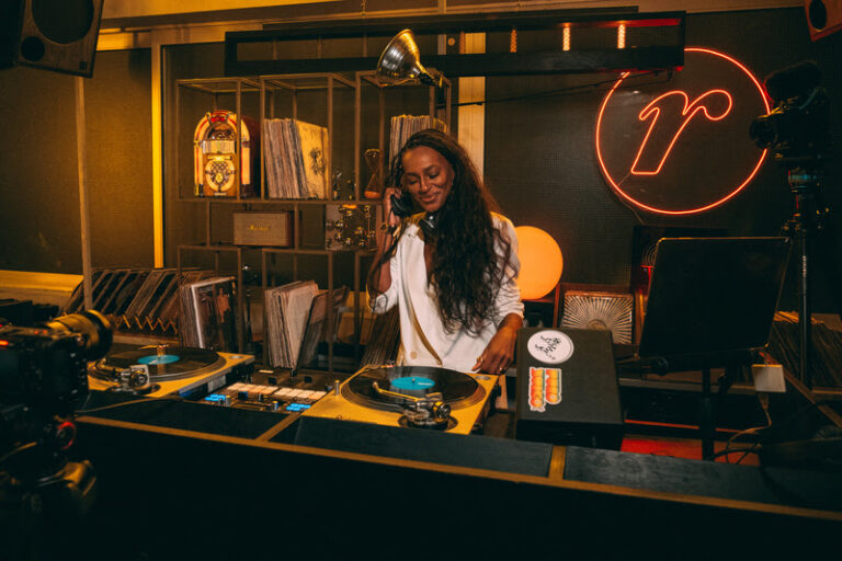 Renner lança Rádio Renner no YouTube