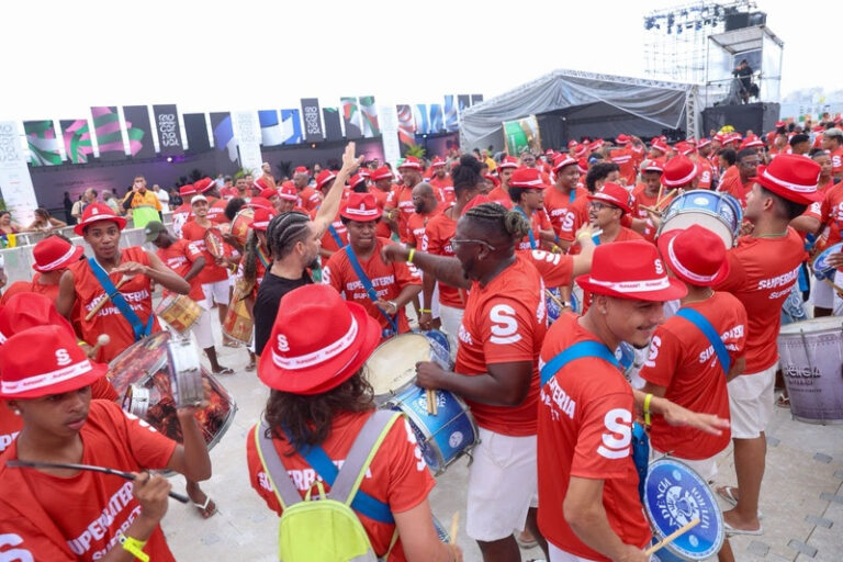 Superbet reúne 1.200 ritmistas com Super Bateria e entra para o GUINNESS