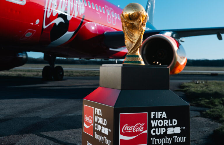 Coca-Cola traz Tour da Taça da Copa do Mundo ao Brasil com experiências imersivas