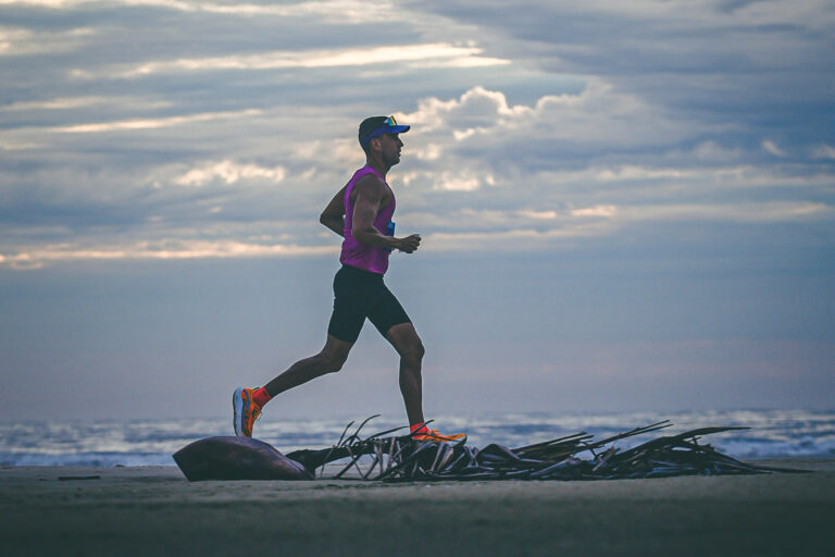 Olympikus inicia calendário 2026 com a corrida Travessia Torres–Tramandaí
